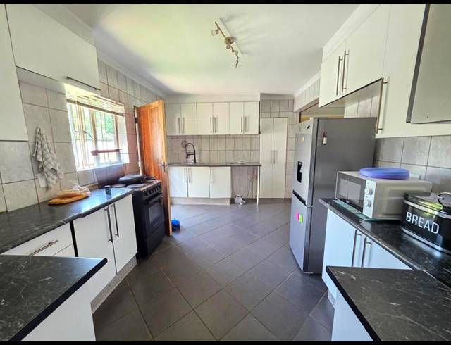 3 BEDROOM HOUSE FOR SALE IN HENLEY-ON-KLIP